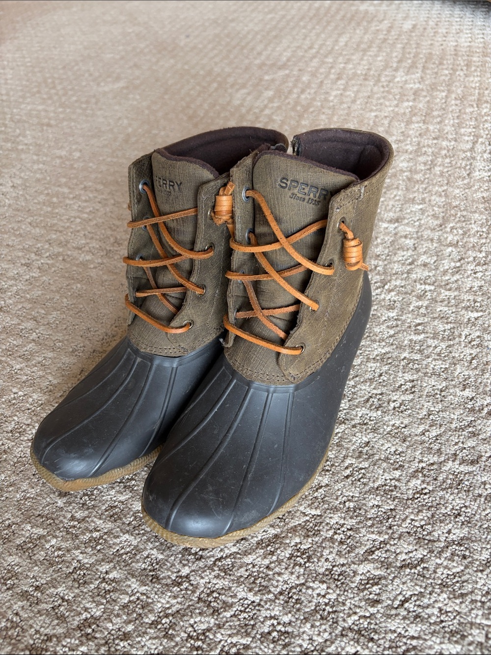 Sperry Saltwater Lace-Up Duck Boots in Olive/Brown